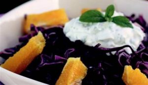 Portakallı Kırmızı Lahana Salatası
