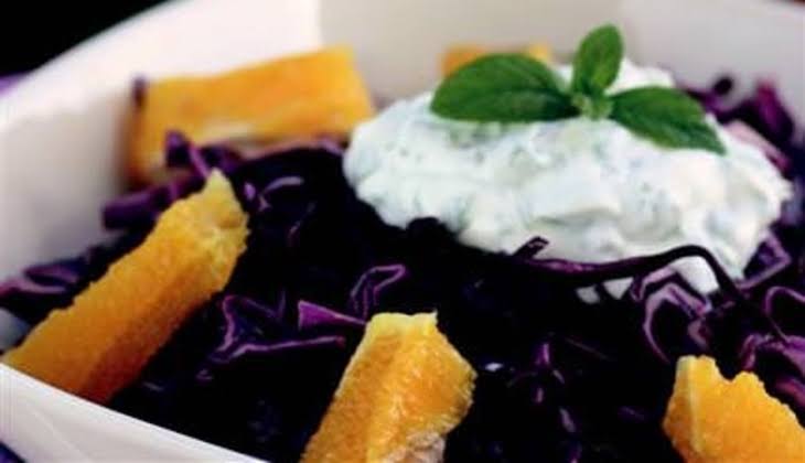 Portakallı Kırmızı Lahana Salatası