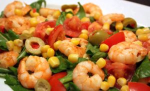 Soslu Karides Salatası